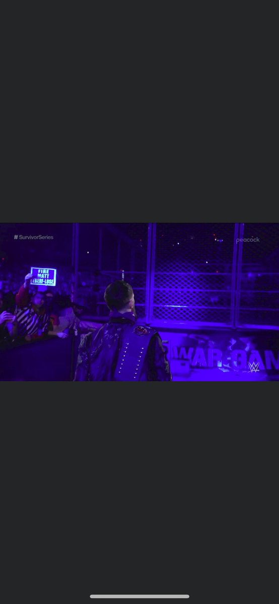 WWE is in Chicago tonight Bears fans will always find a way 😂 love it !