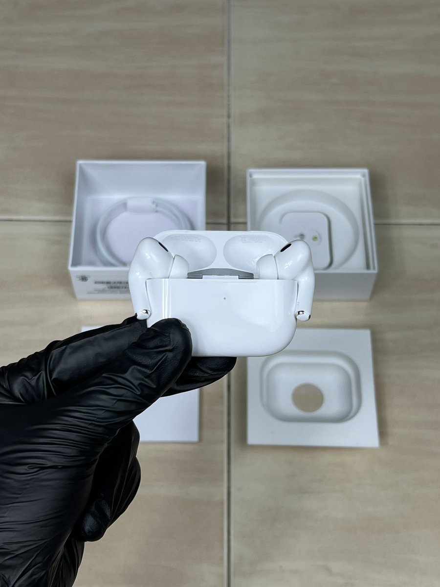 hanzgadgettt's tweet photo. PAYDAY SALE KEMBALI LAGI!! 💸💸

Pertama di Malaysia, Airpods Pro 2 with Type-C Version 😍✨

Airpods Pro 2nd Generation [NP : RM159.90]

RM99.90 SAHAJA!! 😱😱

Siap dapat Woven Cable lagi, memang sesuai la hadiahkan untuk kawan-kawan korang yang jenis lasak &amp; ganas tu 🤣

(1/8) https://t.co/YUyYkLQa5r