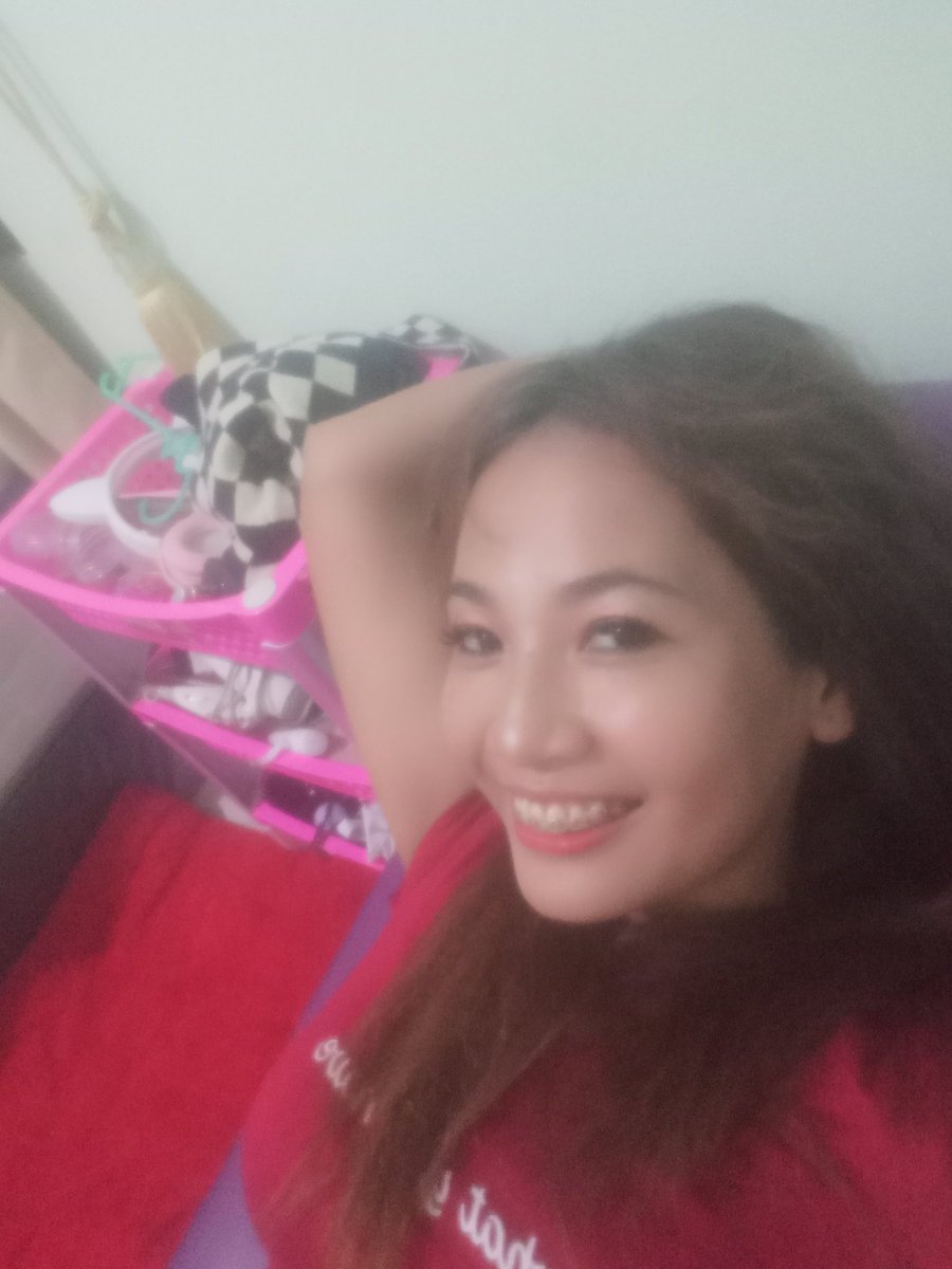 Ketika umur udah 43 tetapi hati Dan jiwa masih tidak rela merasa masih 34 ttp....ah sudah lah🤣🤣🤣

Selamat berhari minggu semoga semua sehat selalu🙏🙏