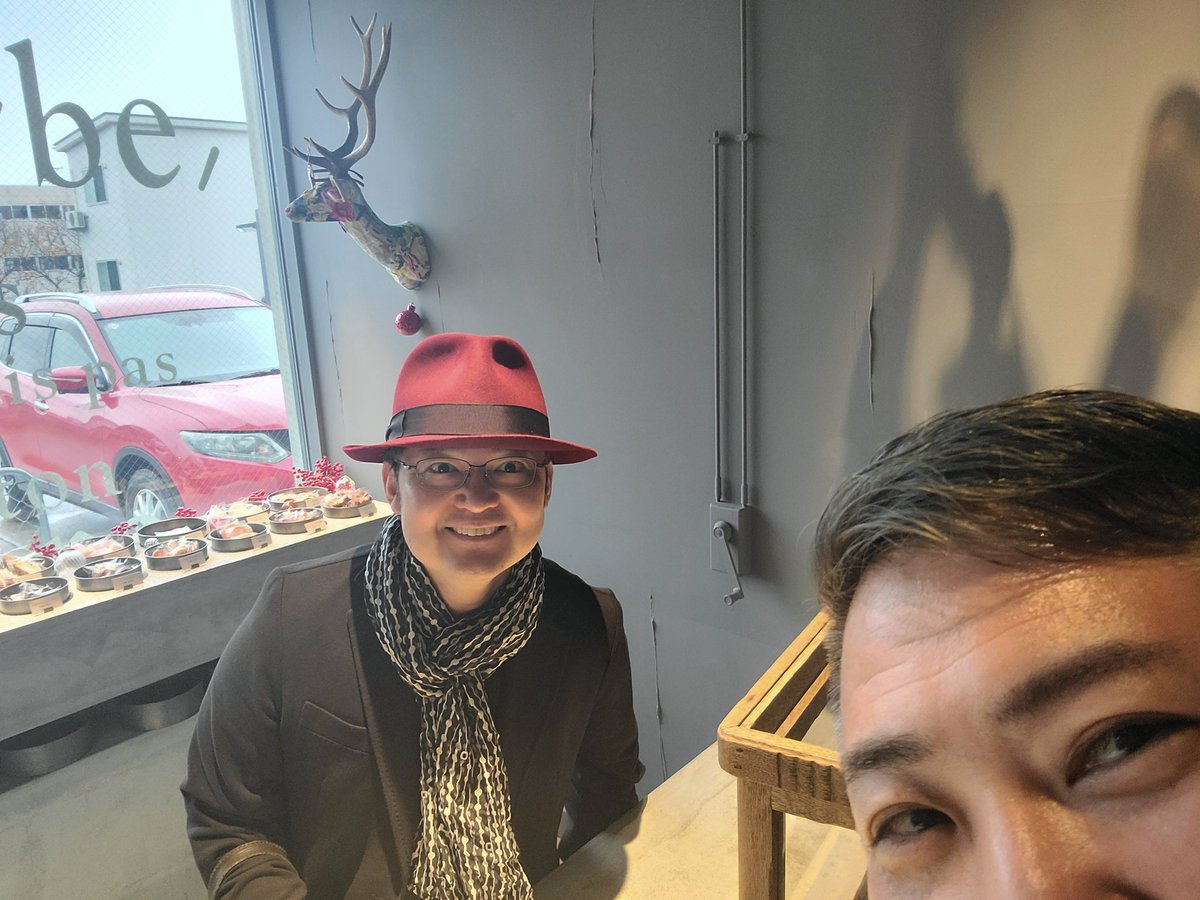 STOVE56209015's tweet photo. 秋田へようこそ✨
ラフィネス 杉本シェフ、ご来店ありがとうございました🙇🙇🙇
お料理とワインの役割。
勉強になりました。
感謝です✨
#ラフィネス #レストランラフィネス #ロマネコンティ #ストーブプラス #5大シャトー #杉本敬三シェフ #red35 #フランス大好き #stove_plus #新橋 https://t.co/Sp6MEAno5y