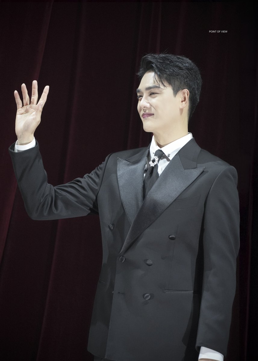 231125 정동화의 레드카펫 🌸🐶
게스트 #윤소호

약간 최연소 물리학상 수상자 같네