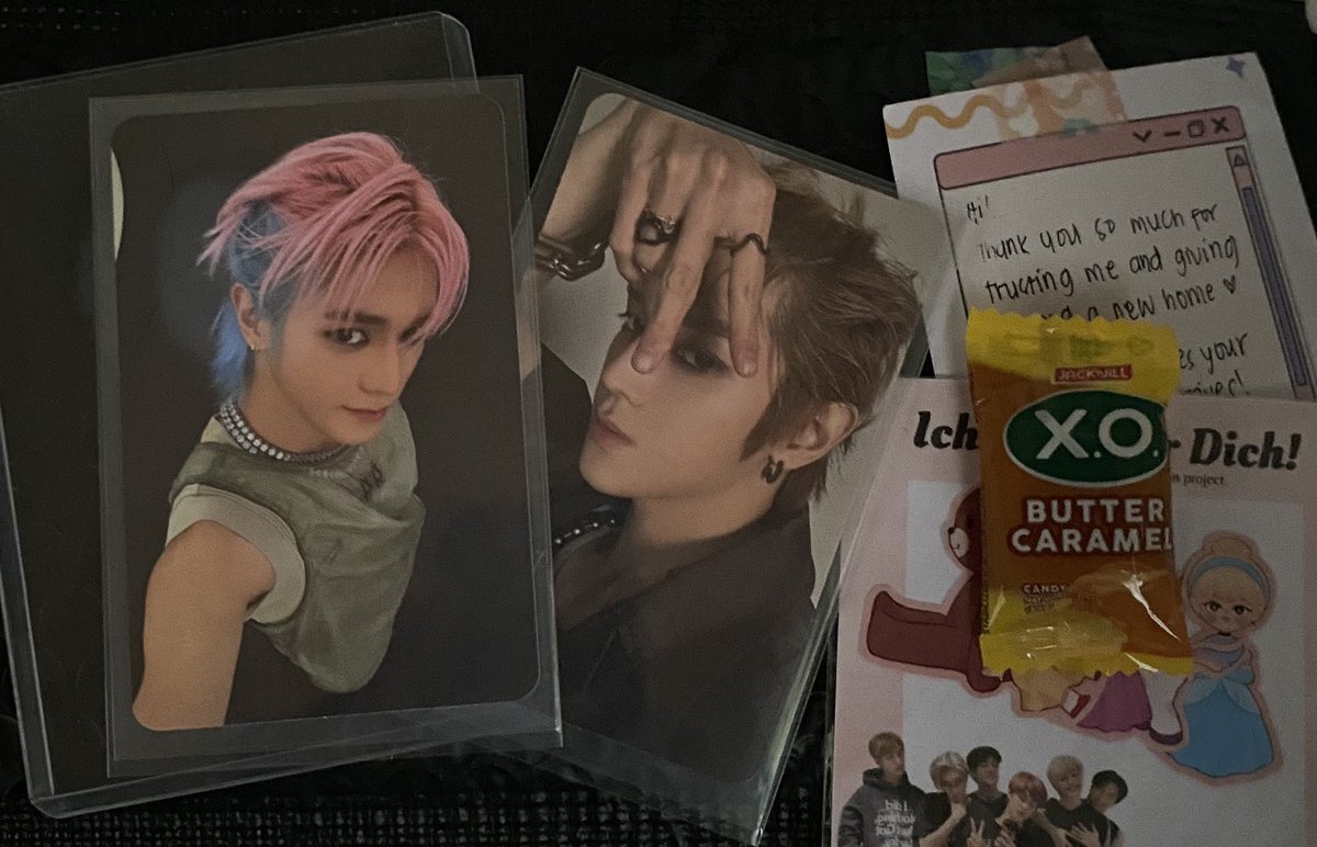 oxobasket's tweet photo. hi, my taeyong pcs arrived safely! thank you so much po 💖 @2421cart 

 #PruwebaNiAndrea https://t.co/RJj2s8pYlO