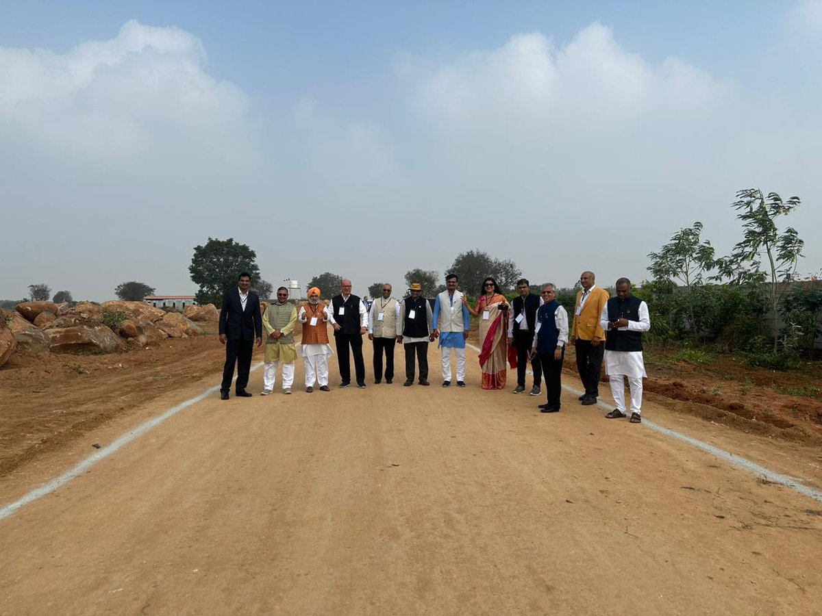 heartfulness's tweet photo. The reception team is all set to receive Hon’ble PM @narendramodi Ji at @kanhashantivan, the global HQ of @heartfulness for his historic visit. This is going to be a memorable day for everyone. Catch us live in a few minutes on YouTube https://t.co/jn6BQVDLrA

@PMOIndia #PMwithDaaji #ModijiwithDaaji