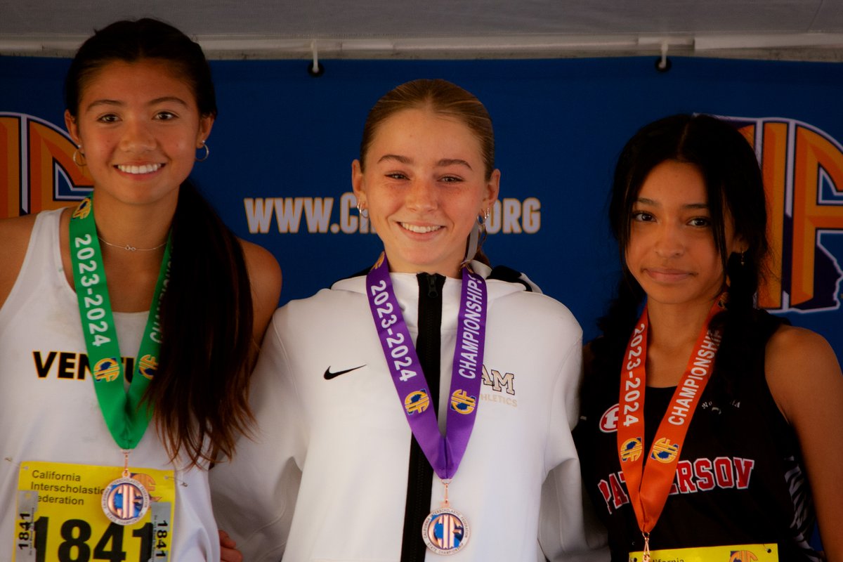 MittyXCTF's tweet photo. Today's CIF Division II Championship showcased Evie Marheineke's stellar talent. Placing 7th, her 17:58.6 set a new AMHS course record. She is the first female AMHS runner in 19 years to place in the top ten. Combined results place her in the top 3% in the state (32nd/980). https://t.co/t46ZwoVEo7