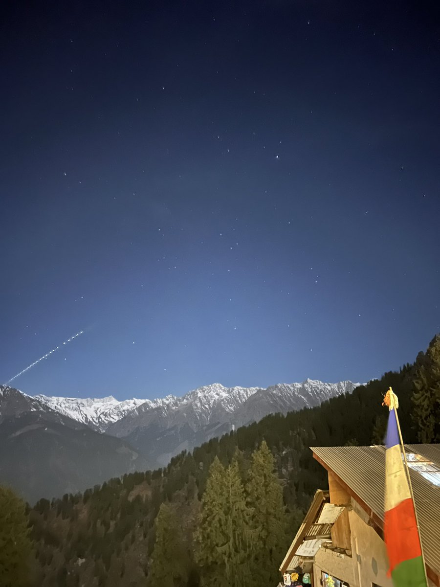 sachdevasaab__'s tweet photo. Witnessed a train of light in Himachal last night, completely unusual &amp; left me very confused. Searched a bit &amp; found out it was a @Starlink never in my life have I experienced such thing. Have a look on the pic clicked by @Apple @iphonography 13pro @elonmusk @SpaceXStarlink https://t.co/SWPDDLWfif