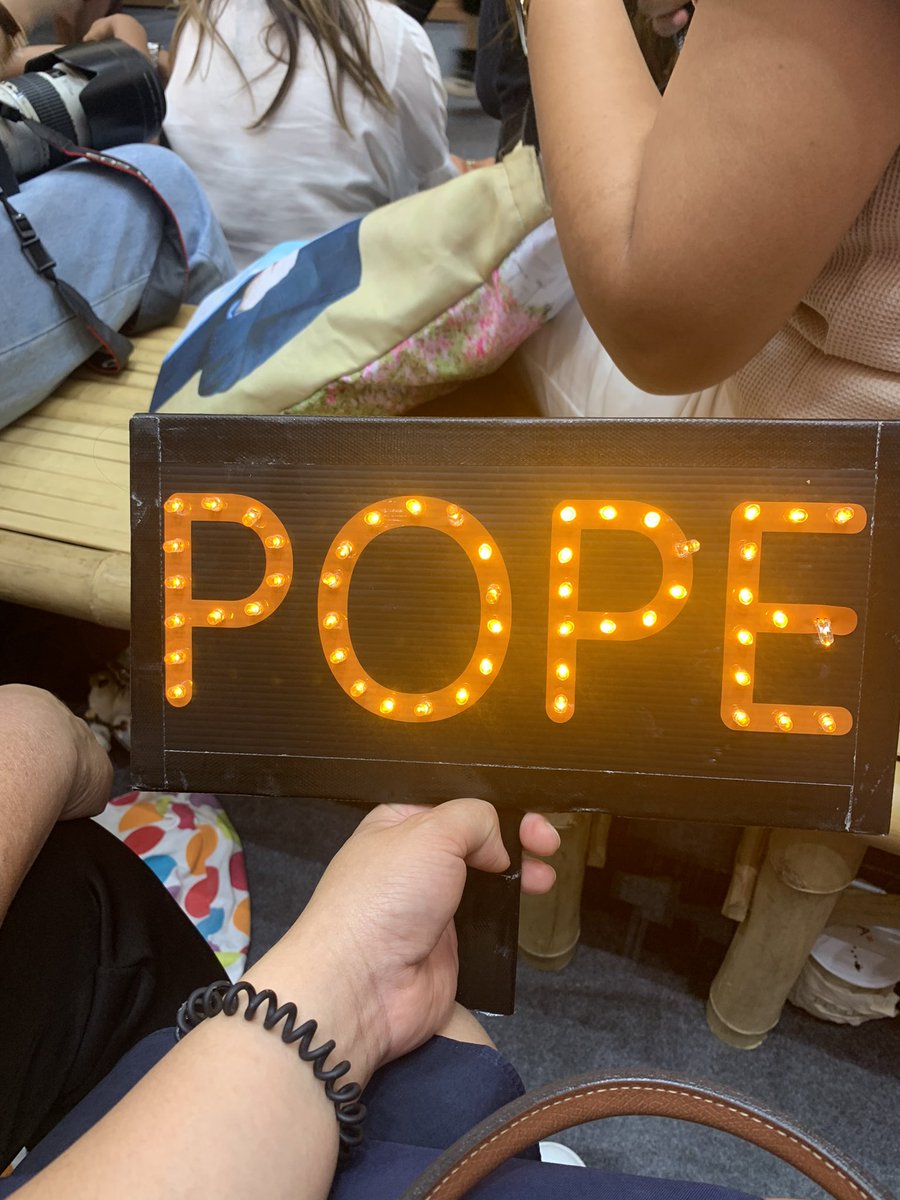 mintpope1's tweet photo. เพราะรักจึงมาหา #popezaap  #ย้อนเวลาเที่ยวตลาดกรุงศรี https://t.co/HlQPAPGEp3