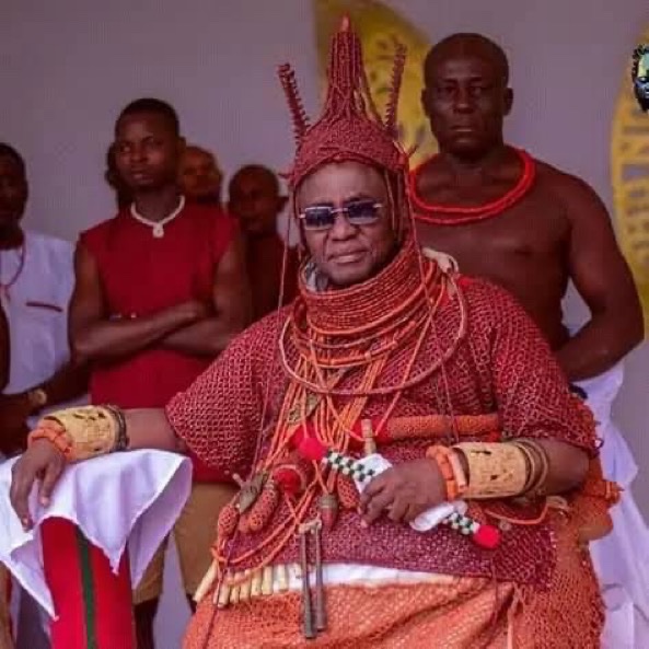 Untold Story OF WHY ORA PEOPLE DON'T BOW TO OBA OF BENIN 

Open And Read 

Retweet To Educate Someone