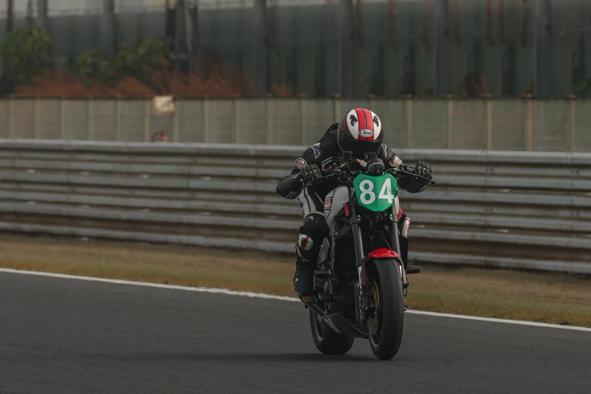 hacci34348795's tweet photo. #俺達のストレート
#XSR900 
#TC2000 https://t.co/lYi6FwZW2J