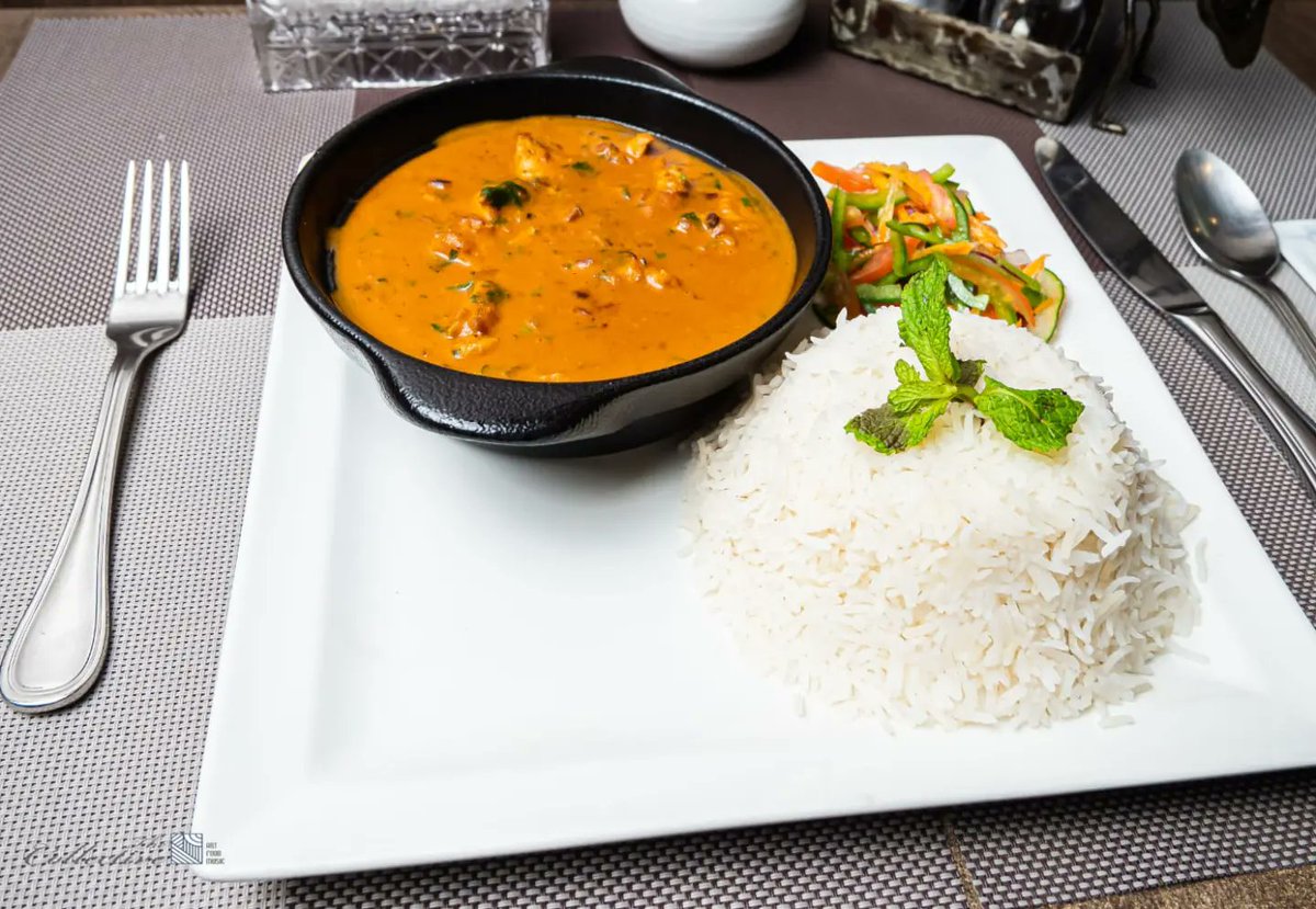 collectiveNBO's tweet photo. Our butter chicken with rice and a side of veggies tastes like the weekend. Enjoy all this and more here at The Collective Restaurant.
 Visit the restaurant at your pleasure.
📲 0780000034
📌 ViewPark Towers, Ground Floor, Utalii lane
 #restaurantsnearme #food #art #music https://t.co/yHklm4ltgl