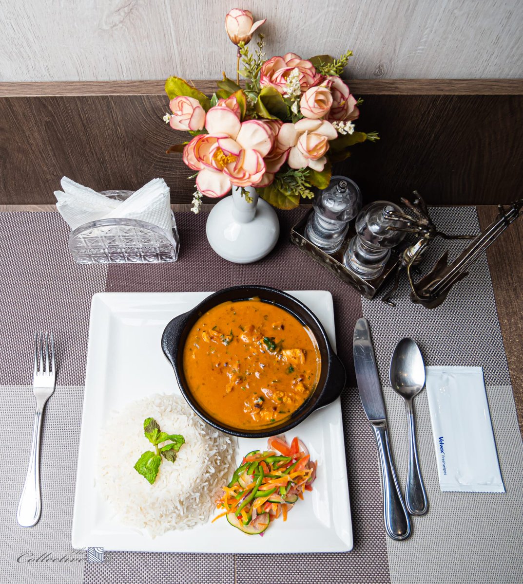 collectiveNBO's tweet photo. Our butter chicken with rice and a side of veggies tastes like the weekend. Enjoy all this and more here at The Collective Restaurant.
 Visit the restaurant at your pleasure.
📲 0780000034
📌 ViewPark Towers, Ground Floor, Utalii lane
 #restaurantsnearme #food #art #music https://t.co/yHklm4ltgl