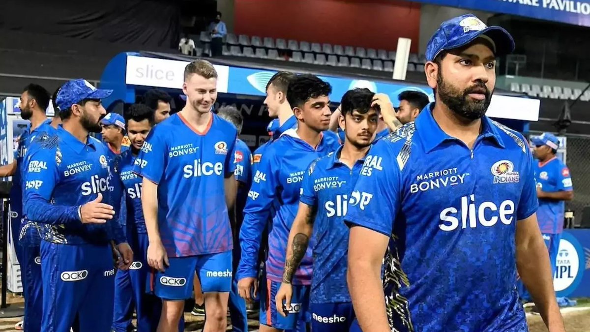 galattadotcom's tweet photo. #MumbaiIndians make bold moves ahead of IPL 2024! 🔵 Saying farewell to Mohd. Arshad Khan, #RamandeepSingh, #HrithikShokeen, #RaghavGoyal, #JofraArcher, #TristanStubbs, #DuanJansen, #JhyeRichardson, #RileyMeredith, #ChrisJordan, and #SandeepWarrier.🏏✨

#IPLRetention #IPLAuction #MI #IPL2024Auction #Galatta