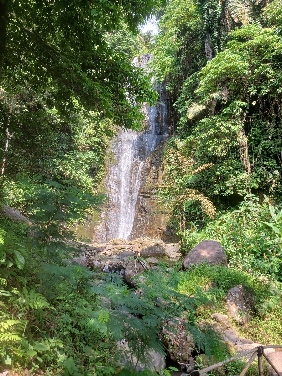 alfinsaurus's tweet photo. Curug Cinulang, Tasik, Jawa Tengah https://t.co/OniKu6FxxD