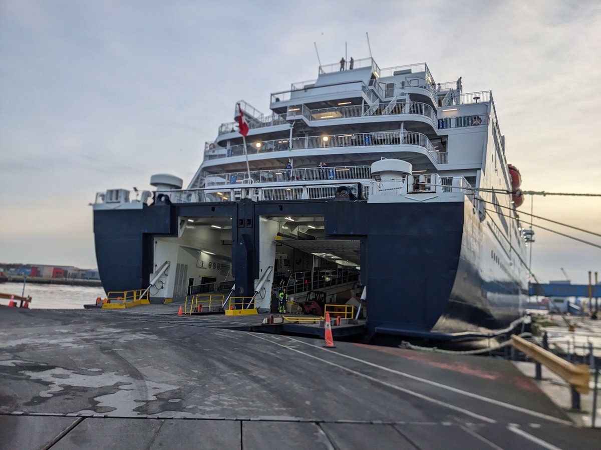 Tom W Green tweet media