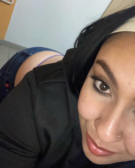uglybitch92's tweet photo. Who want to buy my nudes ?#nudes https://t.co/1MR7nUr3Fx