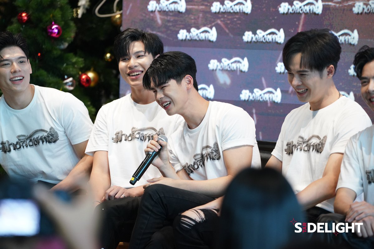 StarDelight_ent's tweet photo. ภาพบรรยากาศงาน KIS X The sign first EP Meet &amp; Greet

#KISxThesign #TheSignลางสังหรณ์ #คิสพามาไซน์ https://t.co/PMVOaR0YB5