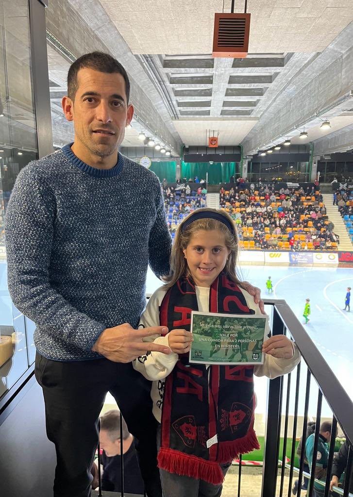 CDXOTA's tweet photo. 👏🏻 ¡Doble premio en Anaitasuna! 

🍔 @Bi_Sisters sorteó un vale por una comida para dos personas.

🐷 Embutidos #Goikoa volvió a repartir un fantástico lote de sus mejores productos.

💚❤️ ¡Animar a #OsasunaMagna siempre tiene buen resultado! https://t.co/bsjsqHVIGb