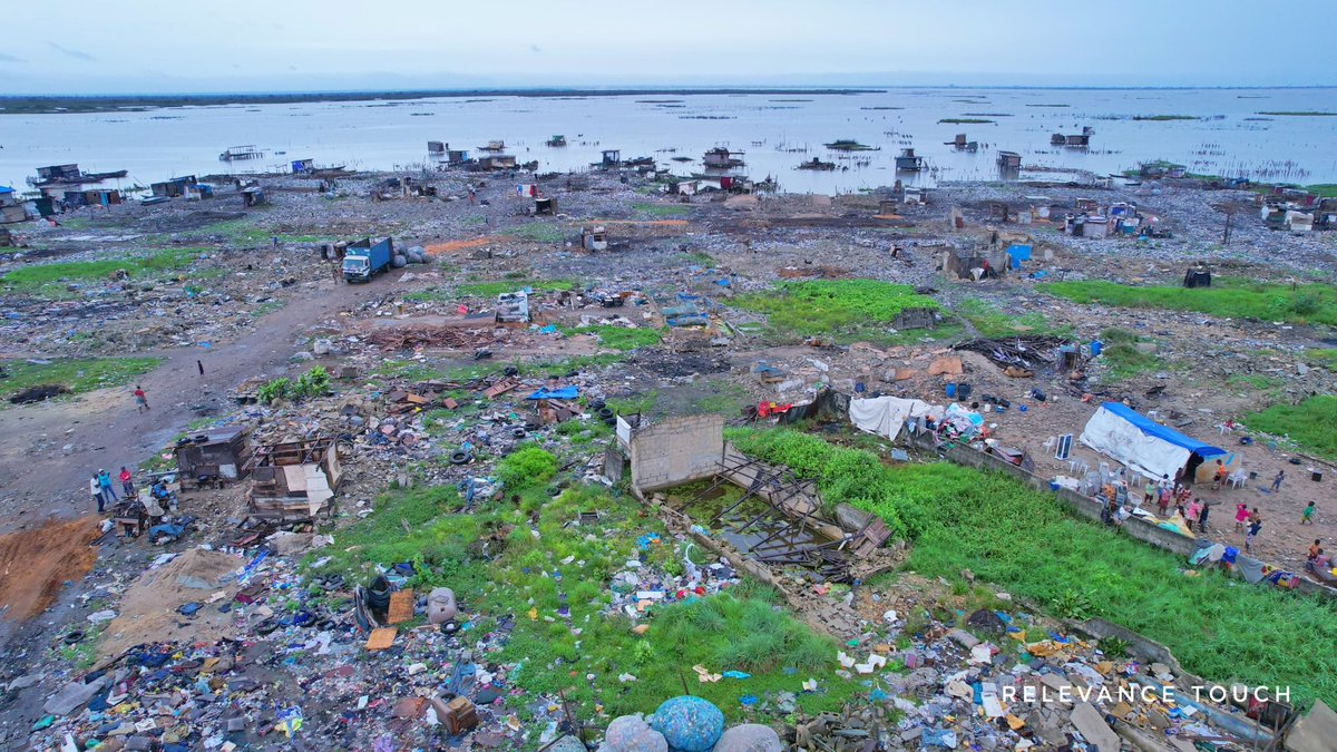 AROLE_PeterObi's tweet photo. This Lagos state Assembly inviting Oworonsoki Residents after Sanwo-Olu demolished their houses in June
This invite came after #GRV and #GRFOUNDATION team visit the area for medical outreach
Most of the victims of this demolitions are Yoruba and when we ask them who they voted for, they said Apc, nd the same Apc is dealing with them https://t.co/oDuUaQtw5t