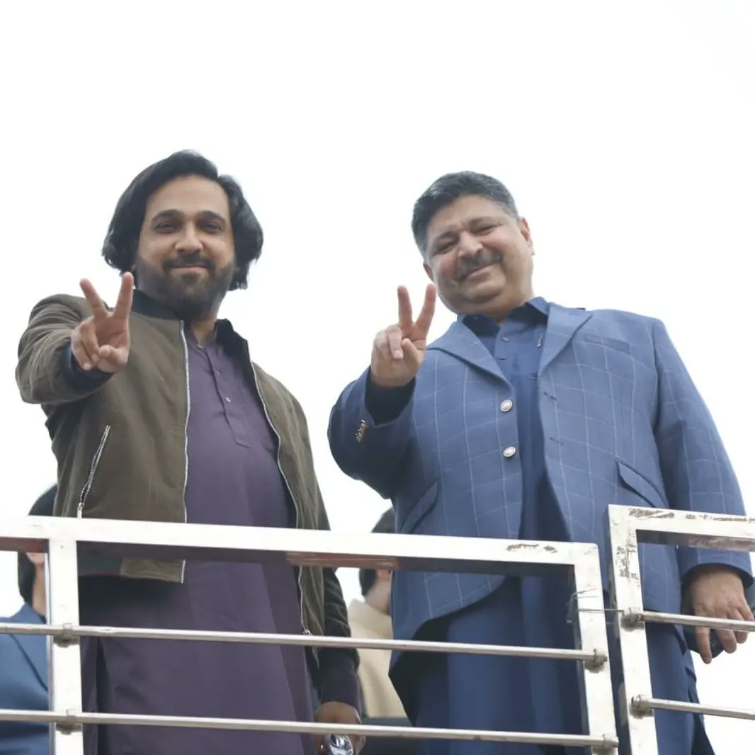ShoaibSiddiqui_'s tweet photo. استحکامِ پاکستان پارٹی کے کامونکی میں عظیم الشان ورکرز کنونشن میں عوام کے قافلوں کا جوک در جوک آمد کا سلسلہ جاری اور انکا جوش و جزبہ قابلِ ستائش ہے۔
 کامونکی کے غیور عوام نے ثابت کر دیا کہ وہ استحکام پاکستان پارٹی کے ساتھ مل کر پاکستان کی تقدیر بدلنا چاہتے ہیں۔
#IPPInKamoke https://t.co/uXyCd8iOeX