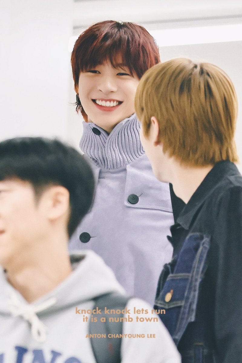 antown_lcy's tweet photo. 231126 둘이서 무슨 얘기하길래 이렇게 꺄르르 웃어..👍또 모고..나도 알려조 

#찬영 #앤톤 #anton #riize #라이즈 https://t.co/jikFhTtVOV