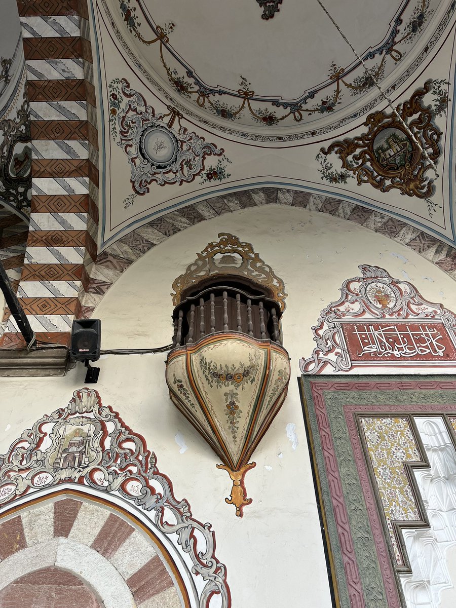 Manisa Sultan Camii, mükebbire.