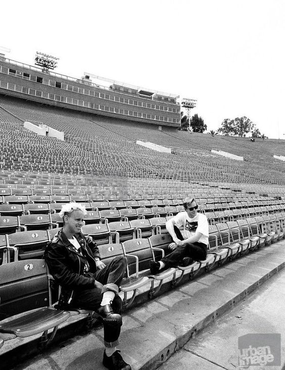 DMDevotee's tweet photo. Pre gig at The Rose Bowl, Pasadena, LA 18th June 1998
#DepecheMode #ConcertForTheMasses #MusicfortheMasses #DM101 https://t.co/PjjmwNPfMT