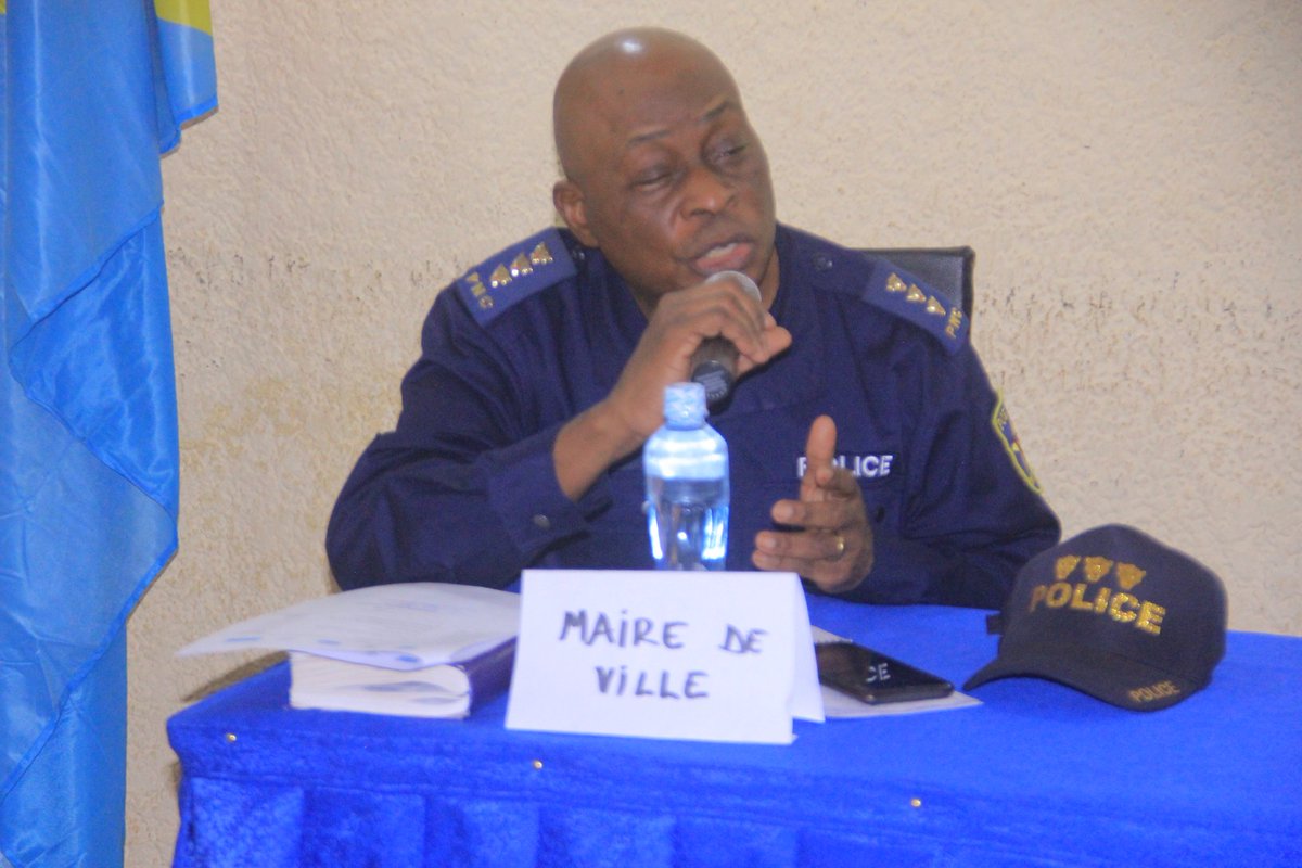 salamafm1's tweet photo. La Synergie Ukingo Wetu #SUWE a organisé une #table ronde à #Butembo ce vendredi. Objectif, analyser l'état d lieu de détention dans les maisons #carcérales. L'activité a réuni #autorités de l'État de siège, #Procureur d la #République,directeur dla prison et #DDH de la région... https://t.co/to06Pi0m8k