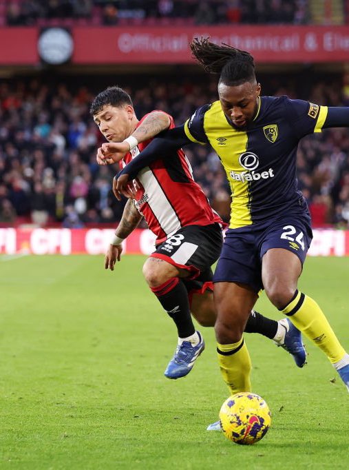 GazzaAdams's tweet photo. Play like they did yesterday the Cherries will have no problem climbing the table. They were 1st to everything, the press was good &amp; pace of attack was superb, 1st touch - spot on! Well done lads. Big shout out to Semenyo, Tav, Kluivert, Kelly &amp; Mr dependable Smith! #afcb #SHUBOU https://t.co/WK3t40DP6X