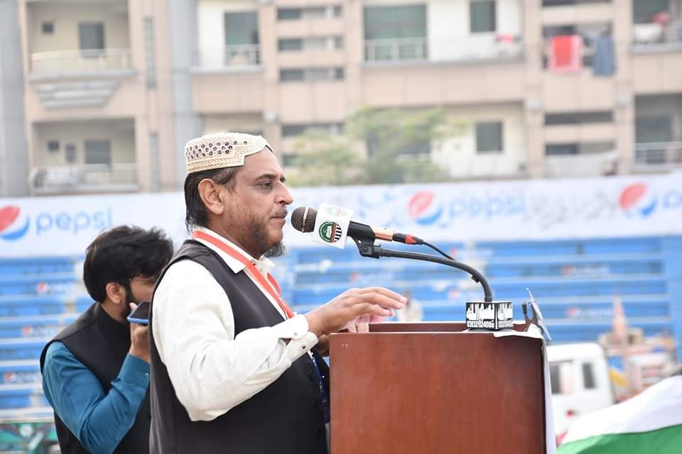QSMPakistan_'s tweet photo. گوجرانوالہ: جناب نصراللہ مظفر صاحب منی سٹیڈیم میں قرآن و سنہ موومنٹ گوجرانوالہ کے زیر اہتمام جلسہ عام بسلسلہ نفاذ اسلام و استحکام پاکستان، سے خطاب کررہے ہیں
#26November2023 #QSMGujranwala #JalsaMiniStadium #QuranoSunnahMovement #NizameMustafa https://t.co/4SkFEQOE7Y
