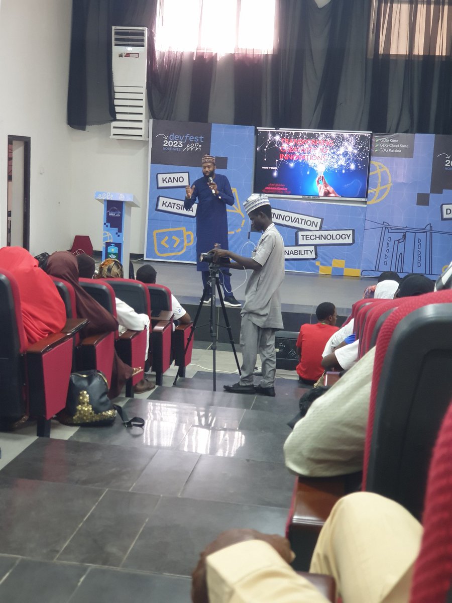 hbbello06's tweet photo. Galadanci is always everywhere ππ
Jamil Galadanci is present and his presentation >>>,but even in absence Bashir Galadanci was applauded.
#devfestkano #DevFest2023 #gdgcloud #devfestnorthwest. https://t.co/GQ1Tu6L714