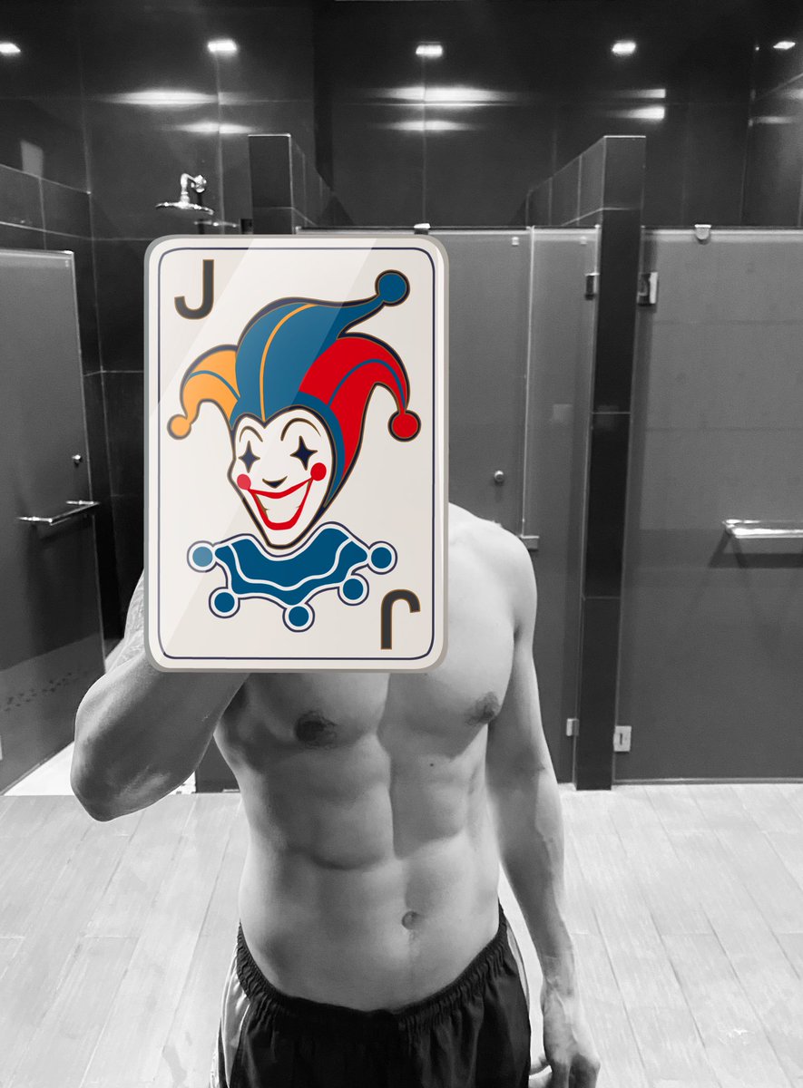 MakeMeObsessed's tweet photo. About 40 years old 🃏
#FWB #partnership #Skinship #Deepkiss #Makemeobsessed https://t.co/bTJE6WoWfL