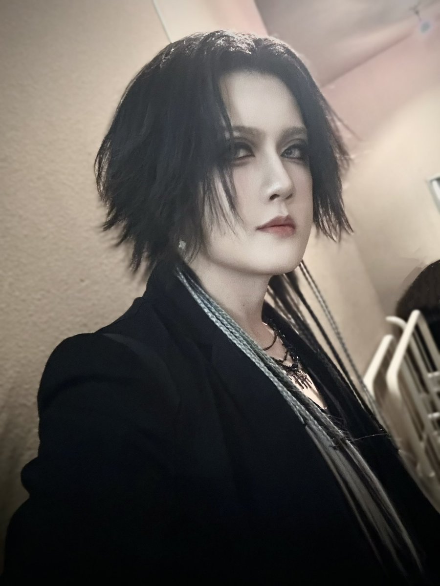 AS_LinLin's tweet photo. 池袋EDGEでライブでした!
めちゃくちゃ楽しかったです!
僕もPSC好きでしたよ〜
CD買ってました💿
今日は楽屋も賑やかで楽しかったです。
KIRA始動おめでとうございます!
我々は次回12/29 FORBIDDENいよいよ始動します🔥
#FORBIDDDEN #凛 https://t.co/NoPC3PJrAD