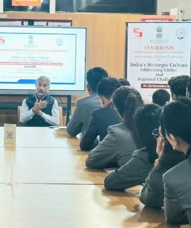 A masterclass for the SSIS IR students from an IR scholar and practitioner par excellence! Thank you, @DrSJaishankar @ramthebestIFS