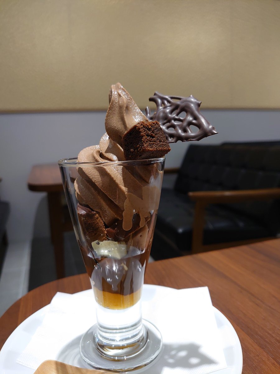 チョコレートパフェさん専用 本日の糖分😊 和菓子の老舗「森八」さんのチョコレート専門店