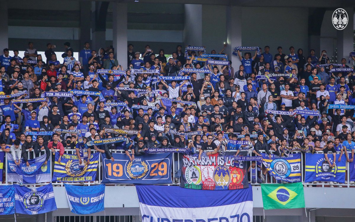 PSIMJOGJA's tweet photo. Terima kasih untuk seluruh suporter PSIM Jogja yang terus setia mengawal kebanggaan 💙

#1STIMEWA 
#LaskarMataram
#AYDK https://t.co/8i0wLHqv2z