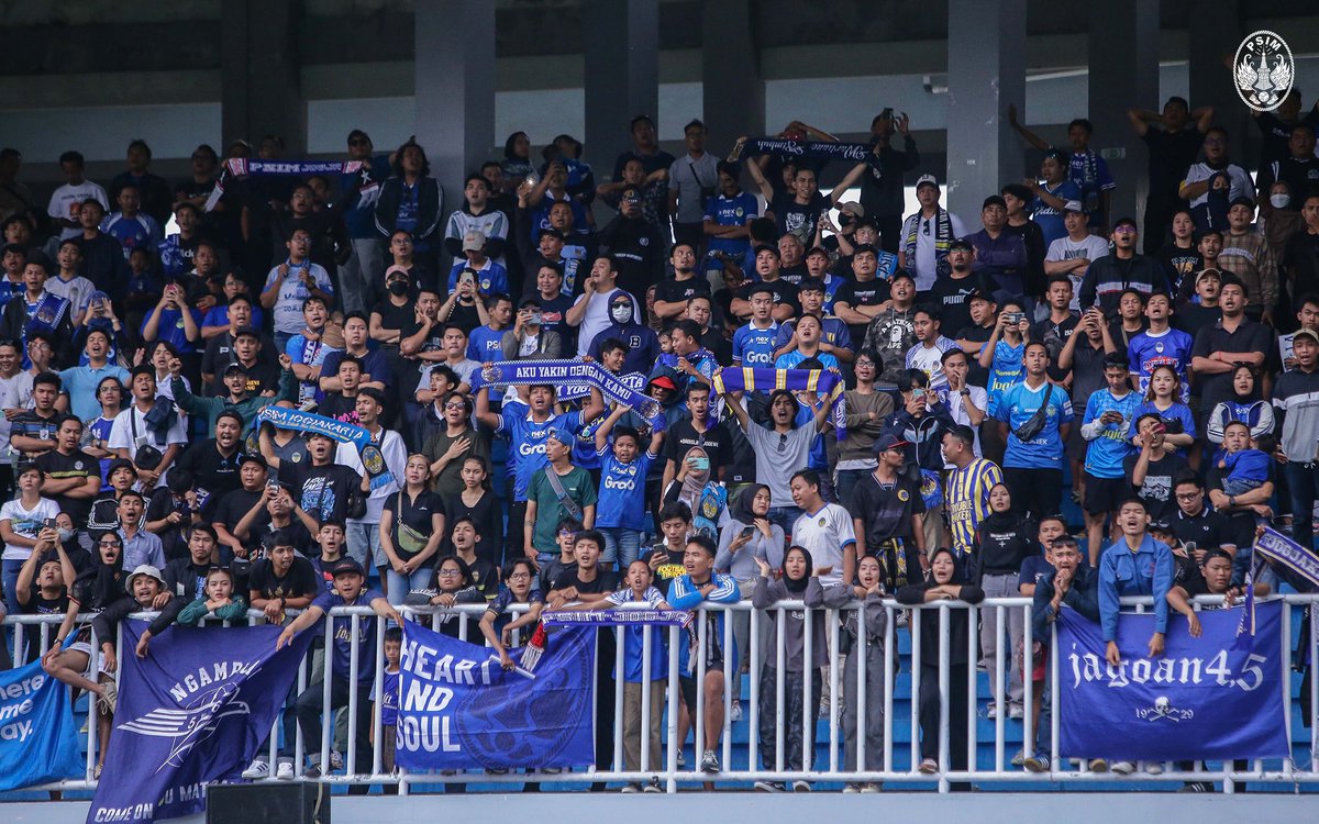 PSIMJOGJA's tweet photo. Terima kasih untuk seluruh suporter PSIM Jogja yang terus setia mengawal kebanggaan 💙

#1STIMEWA 
#LaskarMataram
#AYDK https://t.co/8i0wLHqv2z