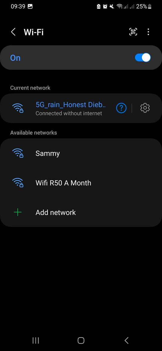 HonestDiebolic's tweet photo. @rainSouthAfrica Why should i keep paying when i don't even have internet access? Niyanya nina https://t.co/jq5DMkDnpG