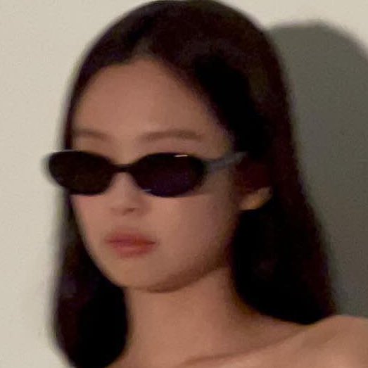 Jennie , the coolest 😎