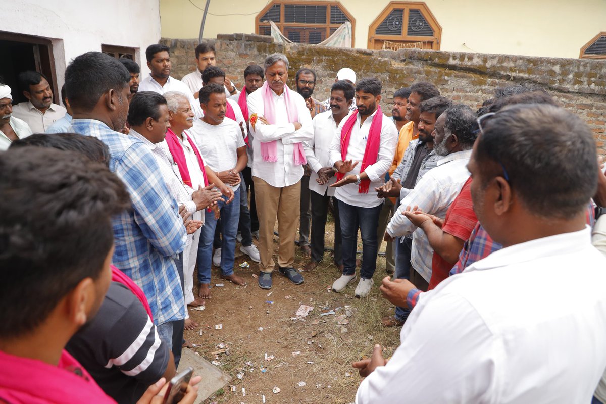 PRR_BRS's tweet photo. చేర్యాల పార్టీ కార్యాలయంలో వివిధ వార్డుల నుండి చేరికలు.

#pallarajeshwarreddy #KCROnceAgain #janagam #Telangana #VoteForCar #SayNoToCongress #KCR #Cherial https://t.co/VzD1OFTpf4