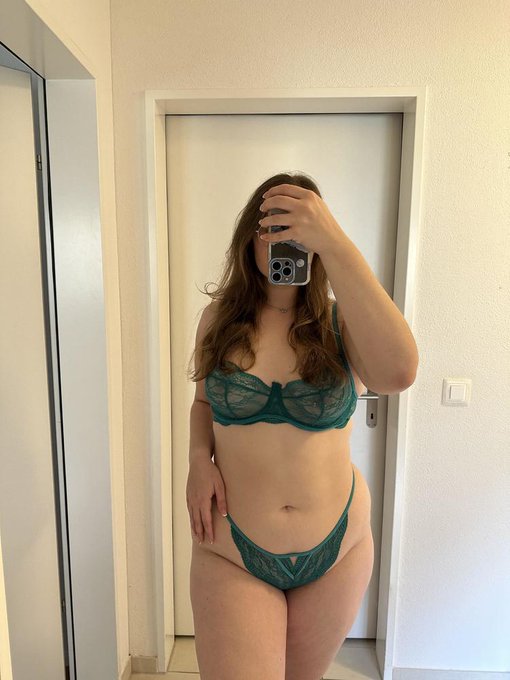 Heute leider mal kein Video am Start.. Sorry Jungs .. aber bald wieder... https://t.co/q38fVKYDPL https://t<a href="/tag/dessous"class="tags"><span>#dessous</span></a>