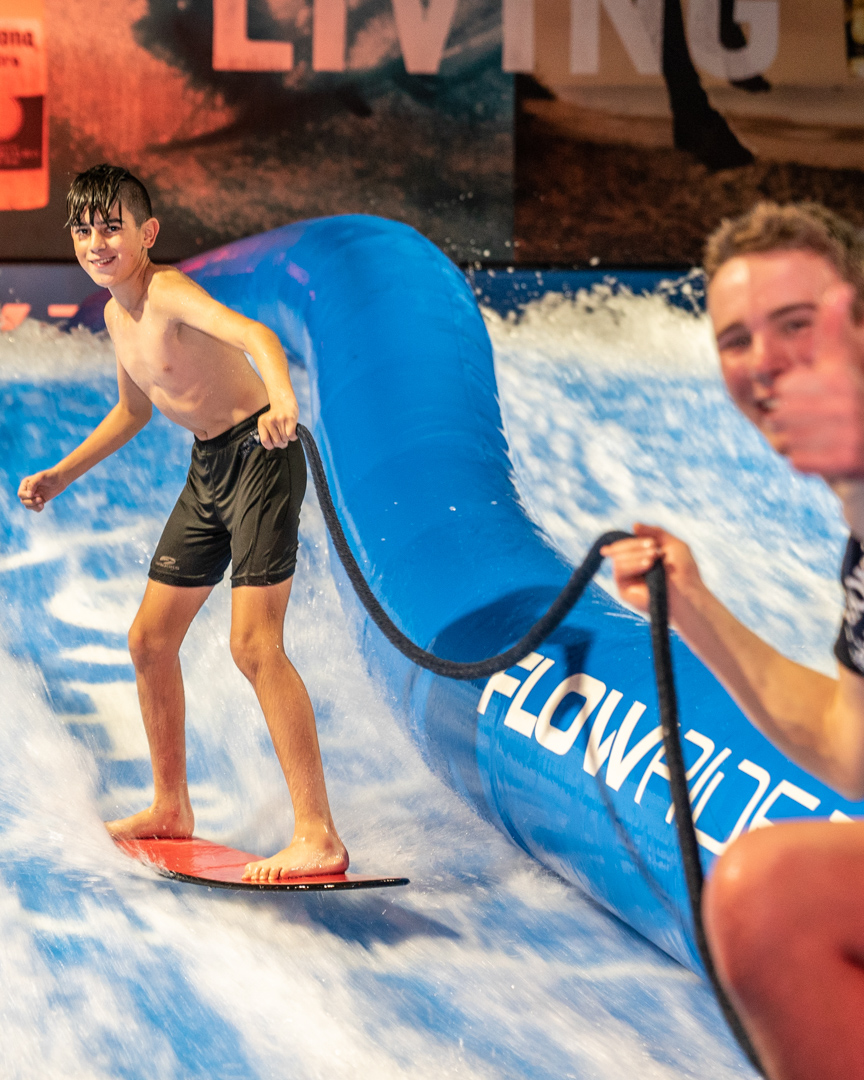 SurfHouseHEL's tweet image. Kids are guaranteed to have the best time ever at a birthday party at Surf House 🎂 🏄‍♂️ 🌮 🌴 #surfhousehelsinki #flowrider #flowriding #birthdayparty