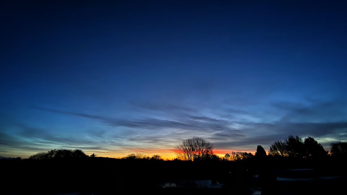 LutzLu's tweet photo. Gooooooooood Morning Rammsee!

#Rammsee #Molfsee #Kiel #Sonnenaufgang #Wolken #dawn #sunrise #Morgen #8am #8uhr #dämmerung #himmel #sky #clouds #nature #panorama #natur #schleswigholstein #eidertal https://t.co/Dc6IgVIyUn