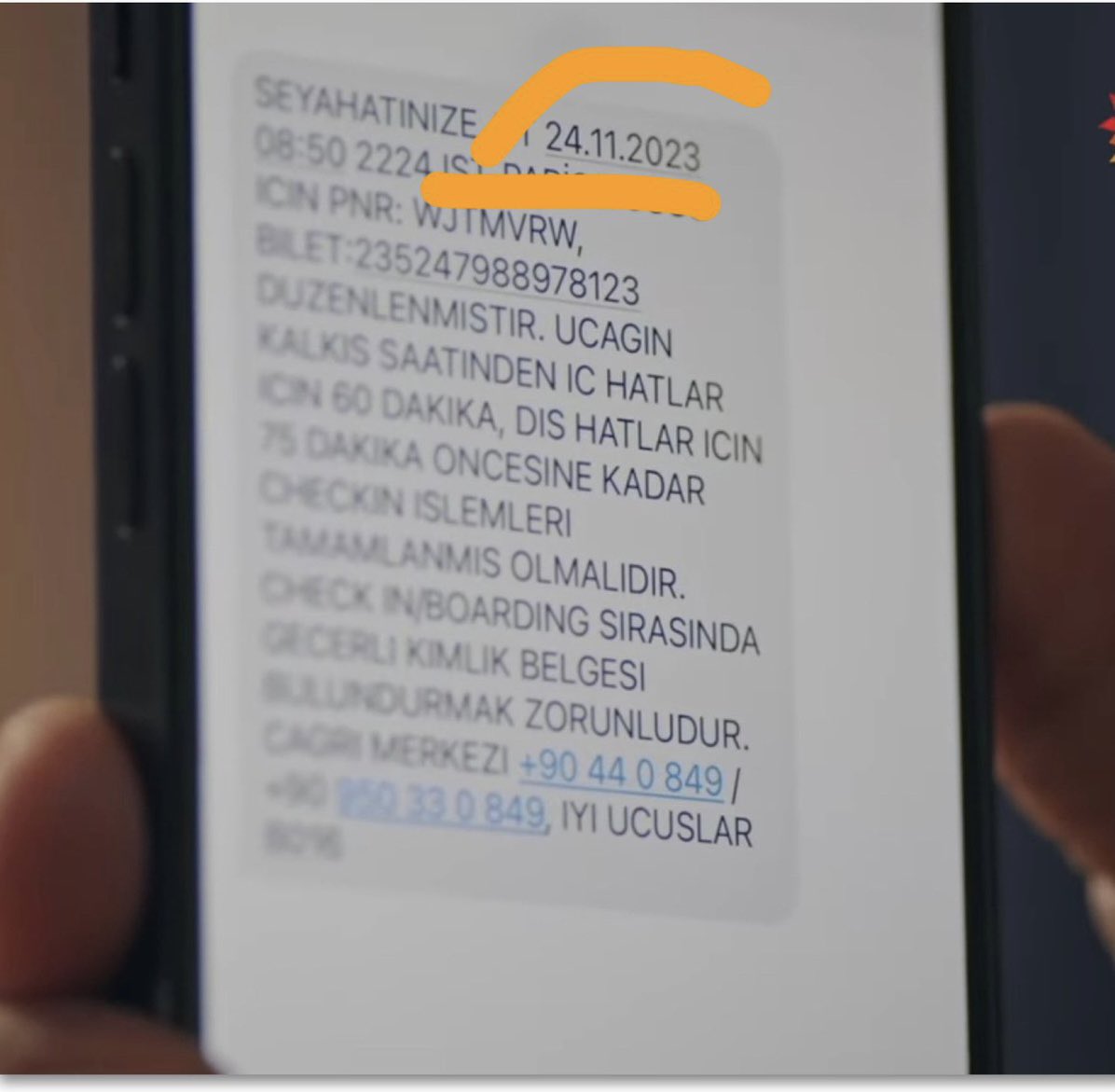 Boşanma 15.04.2023

Aylardır bana dokunmuyorsun 16.04.2023 ve aynı gün akşam Ferit Seyran’ı kaçırıyor.

Yayınlanan son bölüm 24.11.2023

Boşanma ve son bölüm arasında 7 ay var ve Ferit boşanmadan önce bile AYLARDIR O KIZA DOKUNMUYOR. Yani ortada bir çocuk olamaz. Bu tiyatroya bir