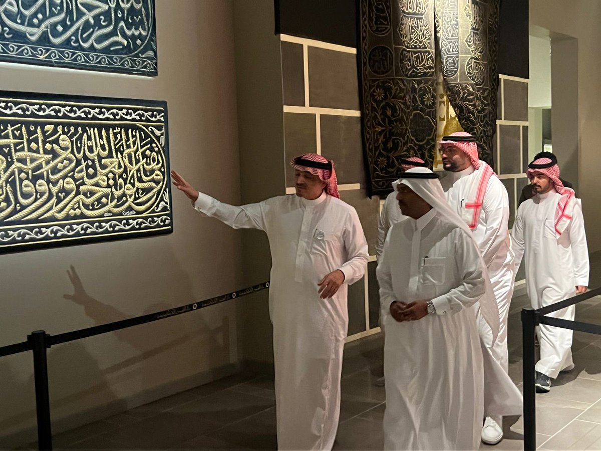 asmashat's tweet photo. اسعدني جدًا زيارتي لمتحف دار الفنون الإسلامية @iarts_sa و المتميز بمقتنيات نادرة جدا في مجالات الخزف و الزجاج و المعادن و الأقمشة الإسلامية،و كذلك متحف الشفاء و المكتين، جمعت كل هذه المقتنيات النادرة في مكان واحد لزيارة ثرية و متميزة.
انصح الجميع بزيارة المتحف للاستفادة و إثراء التجربة