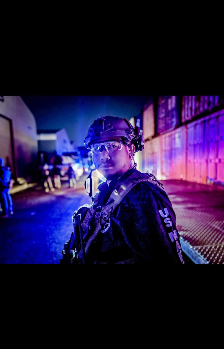 gon1981s's tweet photo. パトランプの光って良いよね✨🇺🇸

Photo by @hirosuluuuu 

#LE装備 #LE #LEConfidential5 #LECon5
#LEコン5 #LEC5 https://t.co/xpYGUFBG1y