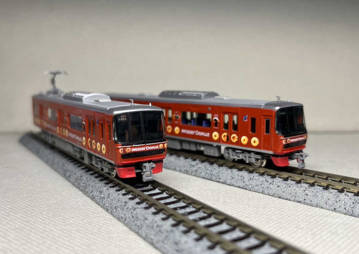 名鉄3300系 3304F ミスドラッピング ただいま完成致しました。塗装を