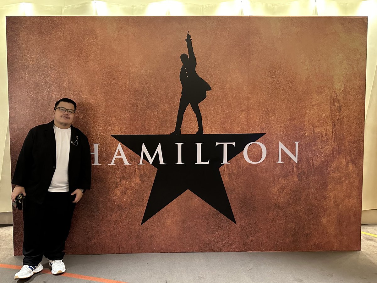 kimbamheo's tweet photo. Will finally be in the room where it happens! #HamiltonPH closing show tonight with @BFASTTOAST! 😊 https://t.co/T7v6vZqEPb
