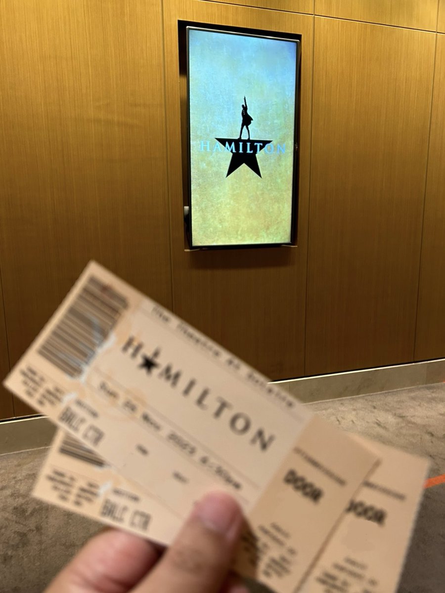 kimbamheo's tweet photo. Will finally be in the room where it happens! #HamiltonPH closing show tonight with @BFASTTOAST! 😊 https://t.co/T7v6vZqEPb