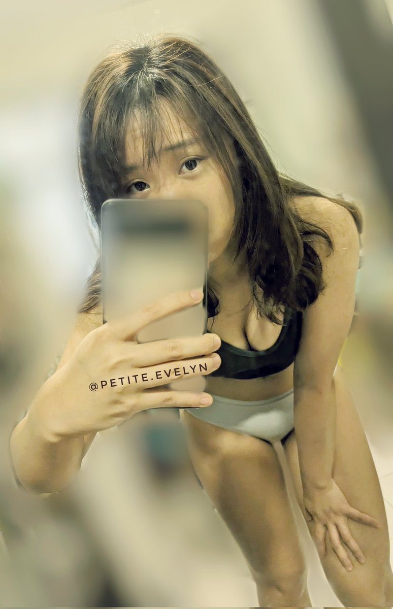 petite_evelyn's tweet photo. 被問點解成日皺眉頭
沒有男友這件事令Evelyn很困擾嘛(*´･д･)ﾉ
#升球大墊 https://t.co/Tiz0GOYPF6