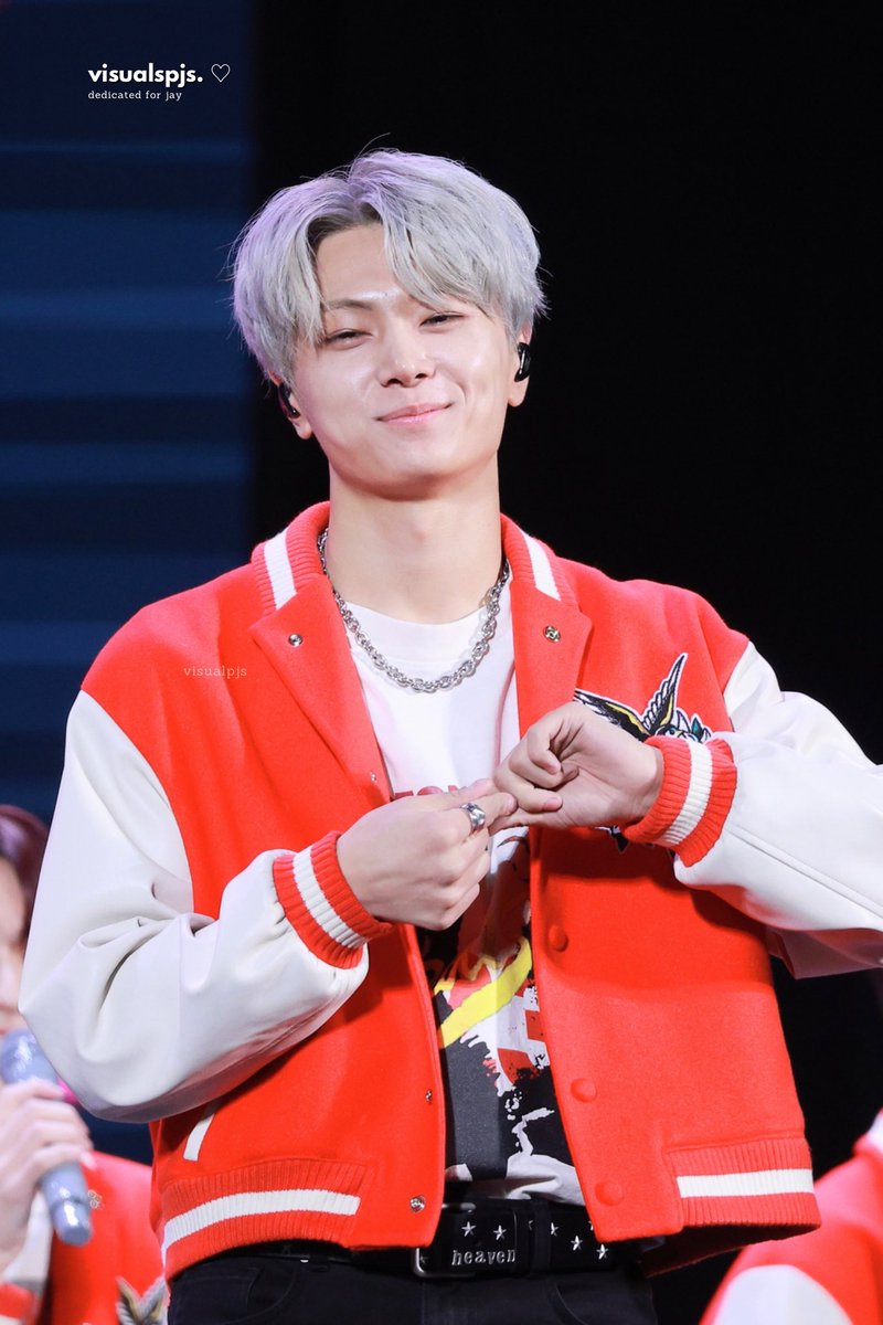 visualpjs's tweet photo. [2311118 EN- CONNECT NIGHT]

my cutest and brightest star. ☆

#JAY #제이 #종성 #엔하이픈_제이 https://t.co/nj603pnyEF