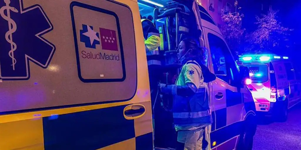 abc_es's tweet photo. 🔴 #URGENTE En estado grave una mujer de 37 años tras ser estrangulada por su pareja en Puente de Vallecas en presencia de sus hijos https://t.co/Cu2gDoZwCb https://t.co/osXyFC2yJM